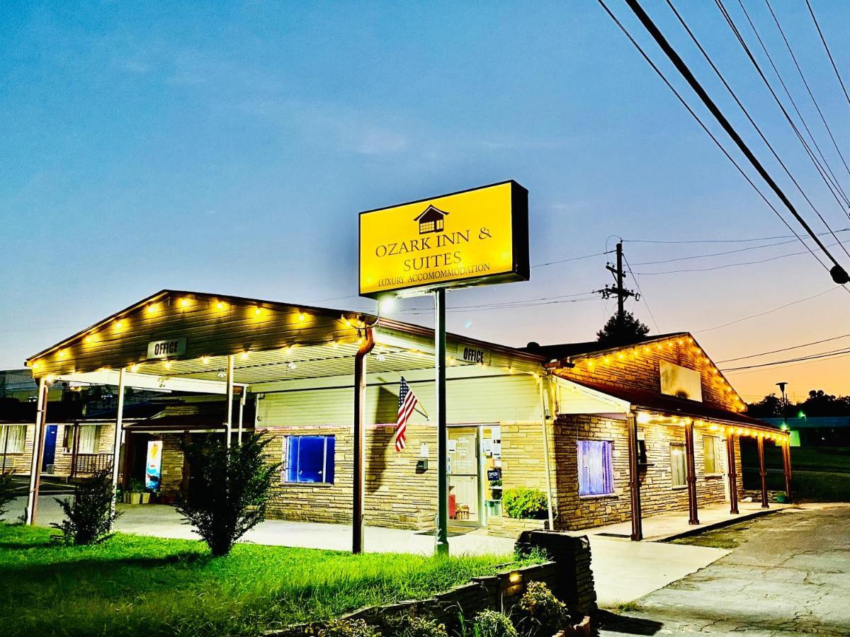 Ozark Inn & Suites Bagian luar foto