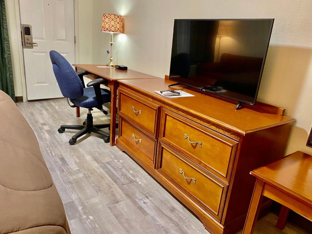 Ozark Inn & Suites Bagian luar foto