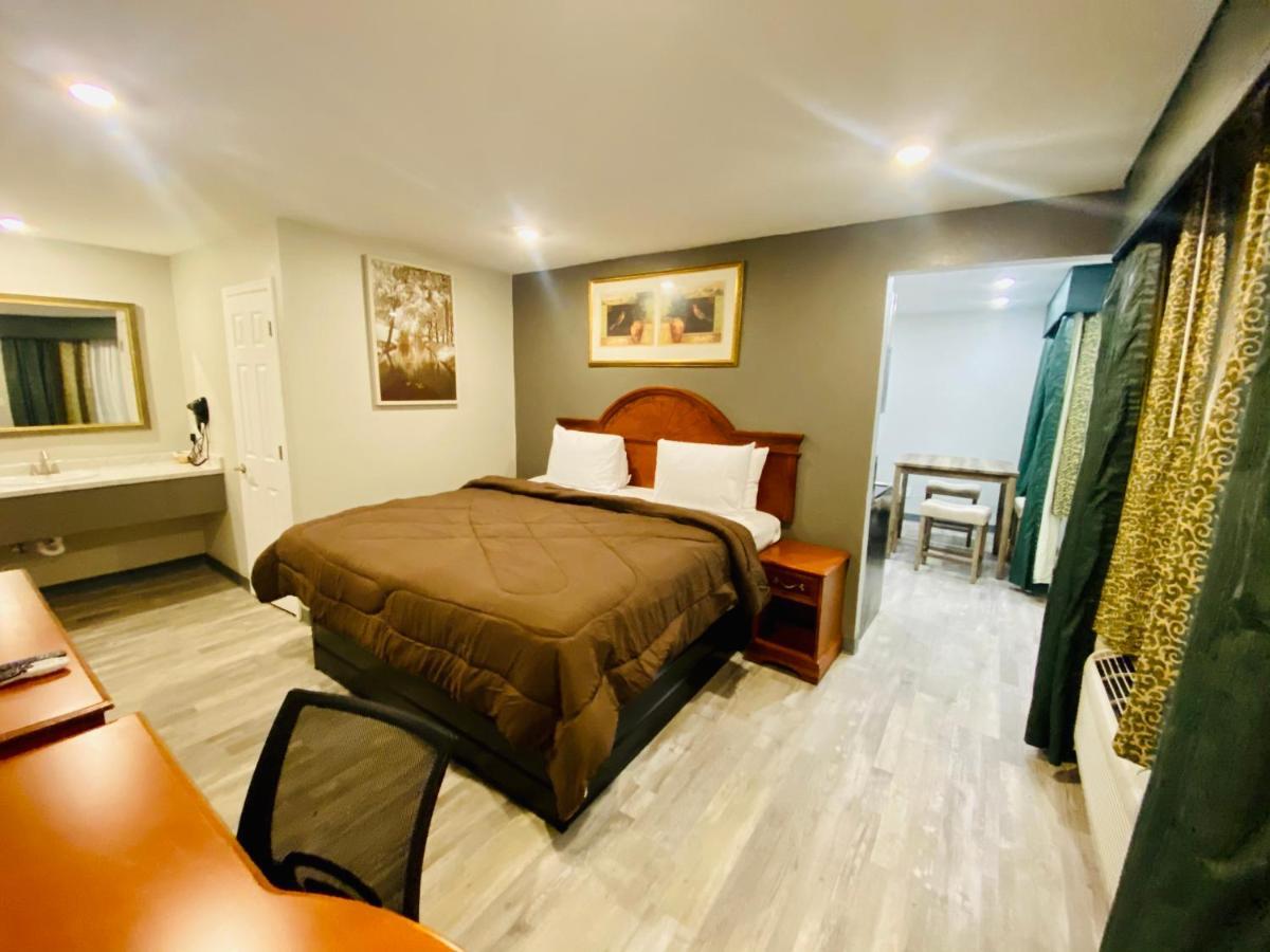Ozark Inn & Suites Bagian luar foto