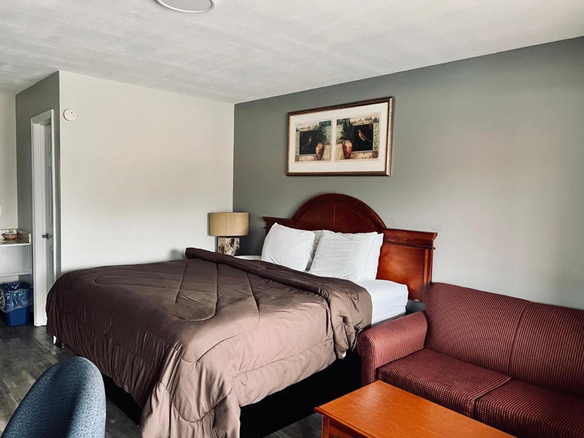 Ozark Inn & Suites Bagian luar foto