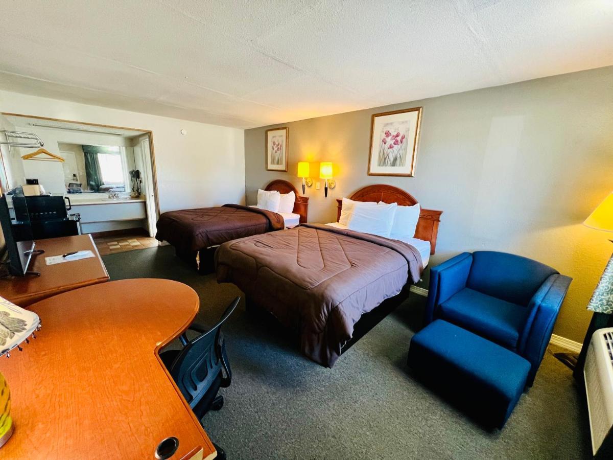 Ozark Inn & Suites Bagian luar foto