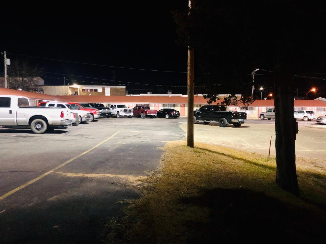 Ozark Inn & Suites Bagian luar foto
